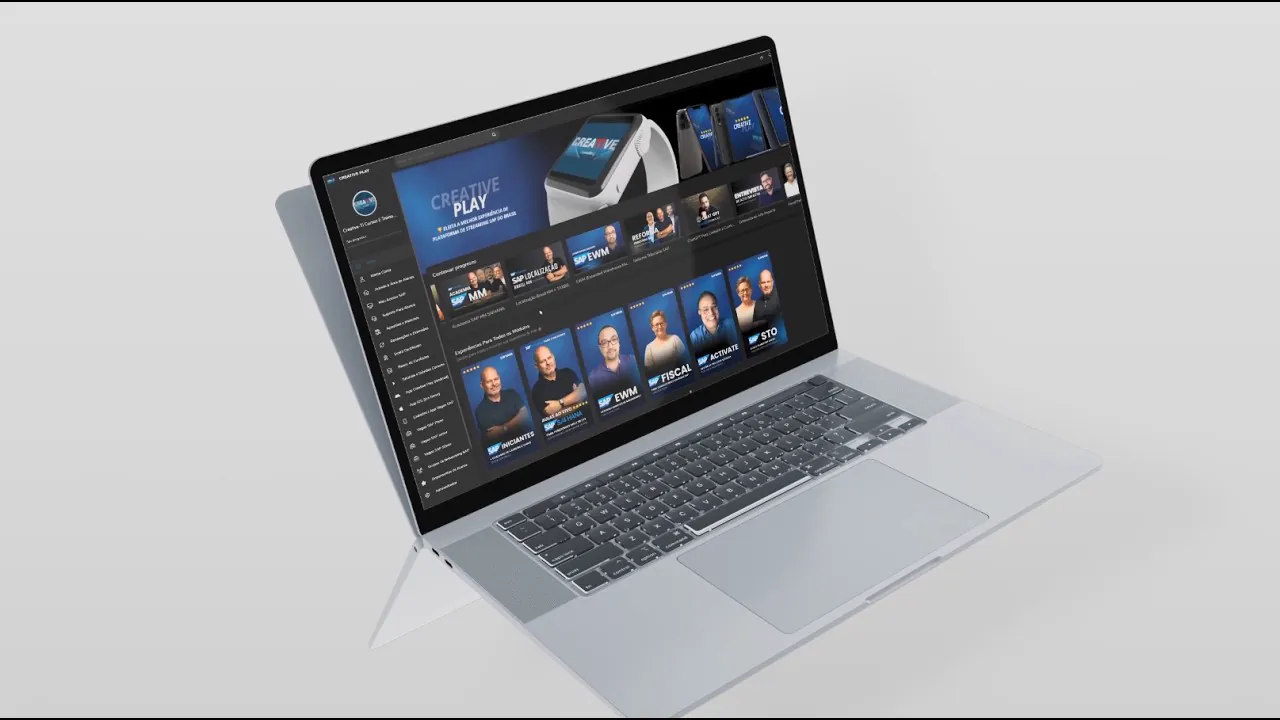 A plataforma Creative Play aberta num notebook, com os cursos em cartazes no estilo streaming